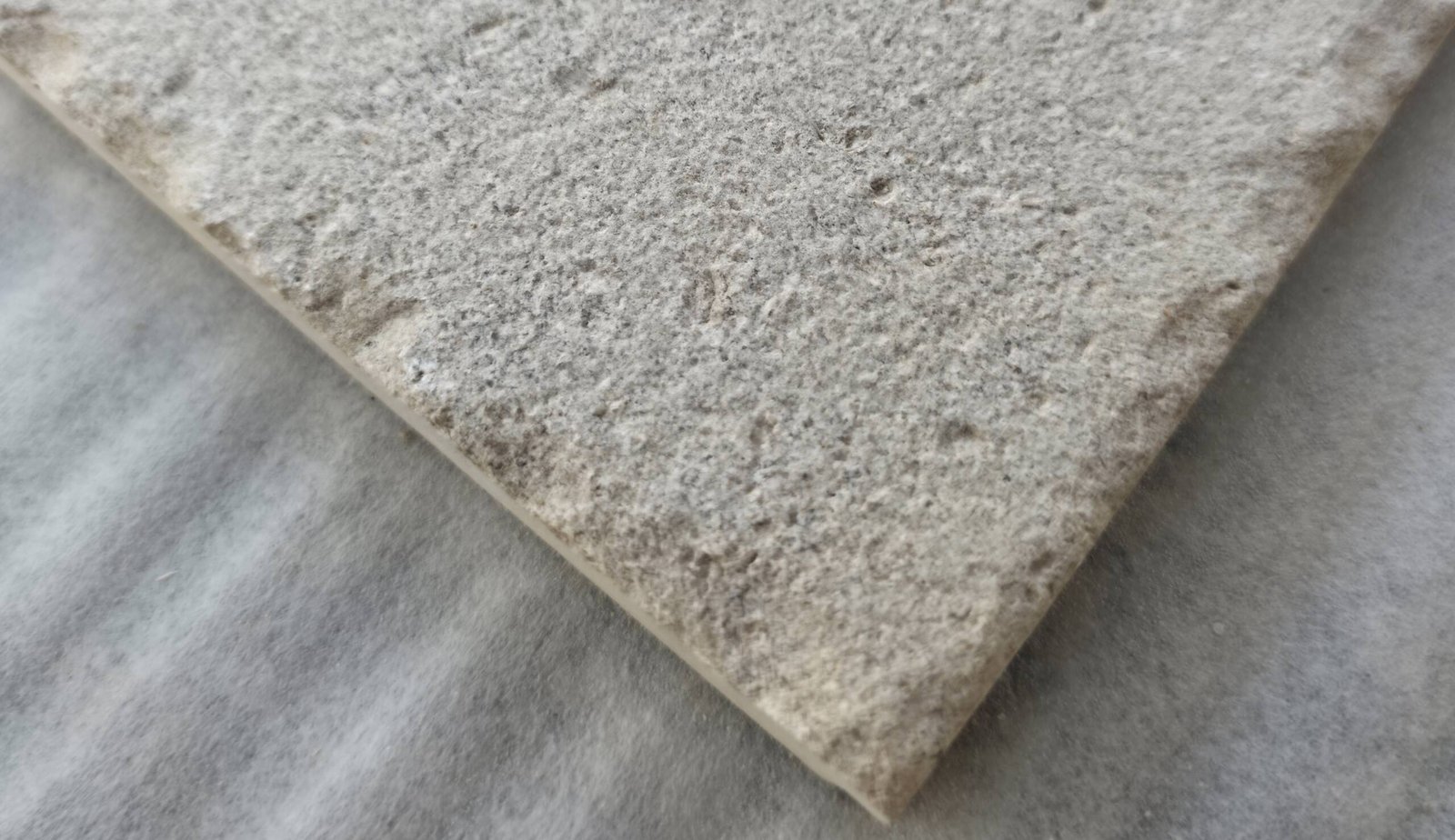 Triesta chiseled sandblast Orient