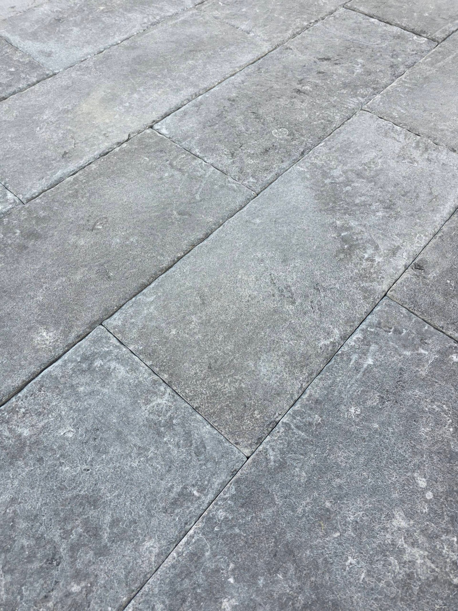 Melly grey chiseled flamed tumbled - Image 3